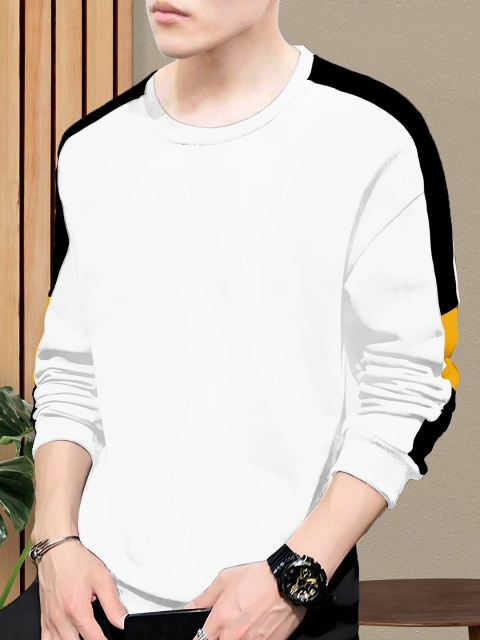 

GESPO Men White & Black Colourblocked T-shirt