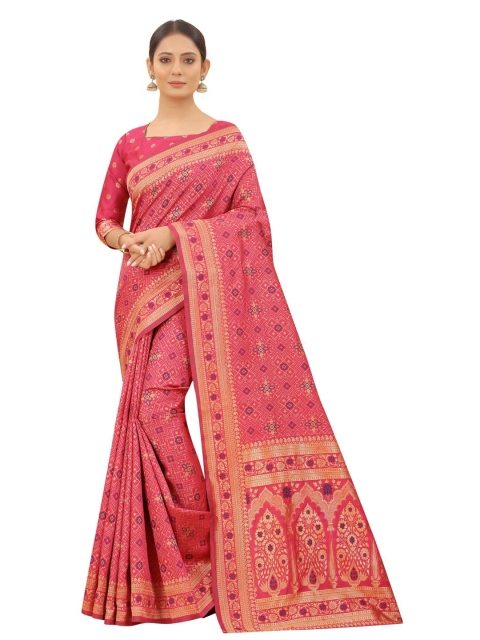 

MOKSHA DESIGNS Coral & Gold-Toned Zari Pure Silk Kanjeevaram Saree