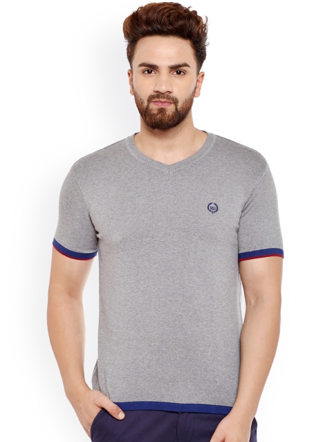 

Duke Men Grey Solid V-Neck T-shirt