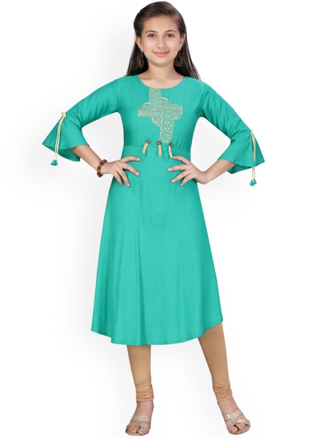

Aarika Girls Green Flared Sleeves Cotton Kurta