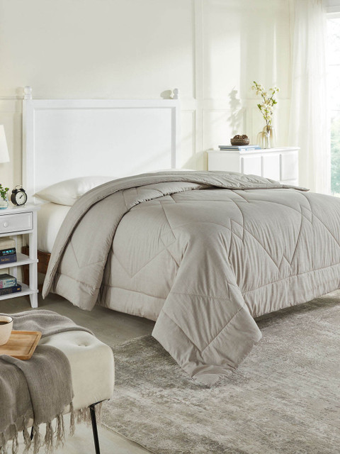 

Trident Unisex Grey Blankets Quilts and Dohars