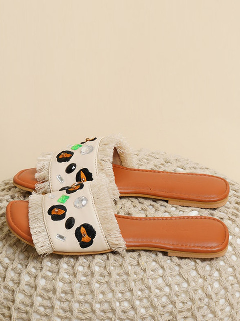 

Sole House Women Cream-Coloured Ethnic Open Toe Flats with Tassels