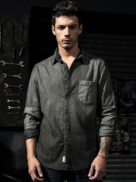 

Roadster Men Charcoal Grey Solid Denim Shirt
