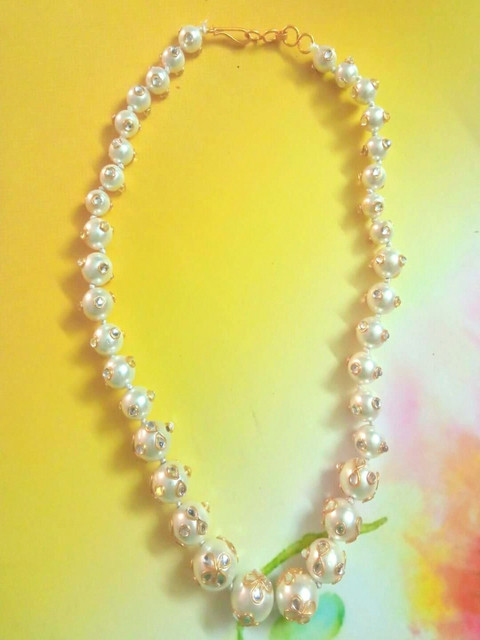 

Runjhun Off White Brass Gold-Plated Necklace