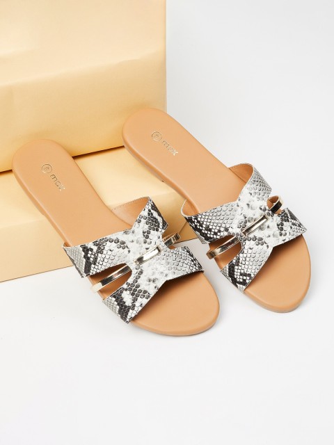 

max Women Textured Open Toe Flats, White