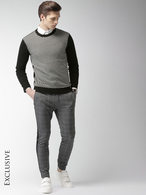 

INVICTUS Men Black & Off-White Striped Pullover
