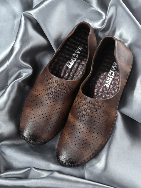 

Mactree Men Perforations PU Mojaris, Brown