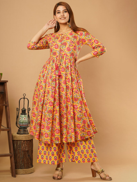 

CRAFTED FOR YOU Women Floral Printed Pleated Pure Cotton Kurta with Palazzos, Yellow