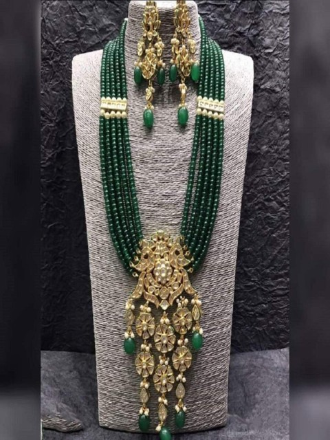 

Runjhun Gold-Plated & Green Kundan Stone-Studded Beaded Jewellery Set