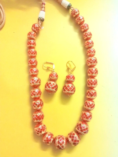 

Runjhun Gold-Plated Red Onyx Beaded Jewellery Set