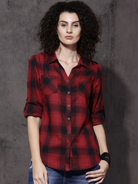 

Roadster Women Red & Black Slim Fit Checked Casual Shirt