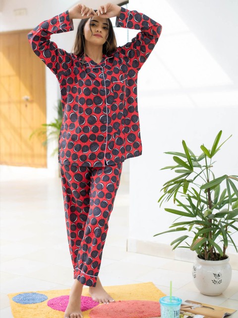

Tistabene Women Printed Silk Blend Night suit, Red