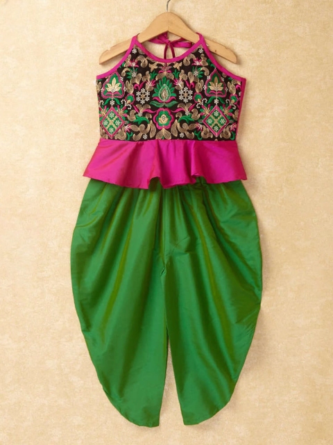 

The Magic Wand Girls Green Embroidered Angrakha Kurti with Dhoti Pants