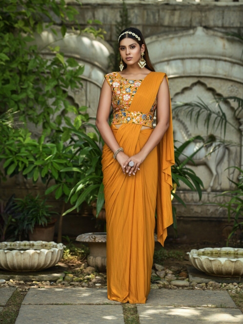 

BESUCHER Mustard Sequinned Saree
