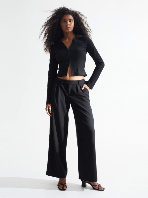 

H&M Women Black Fitted Twill Shirt