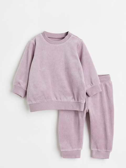 

H&M Boys Purple Solid Velour Clothing Set