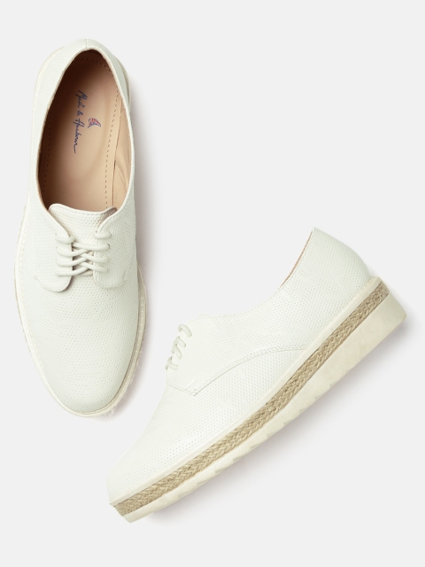 

Mast & Harbour Women White Textured Derbys