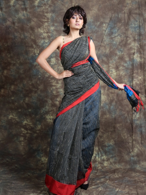 

Arhi Grey & Red Woven Design Saree