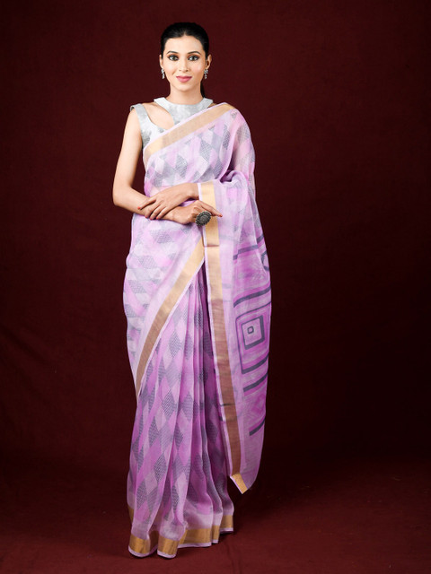 

Exclusiva Pink & Gold-Toned Zari Saree
