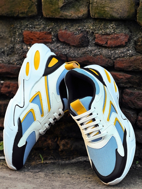 

BUCIK Men White Running Shoes