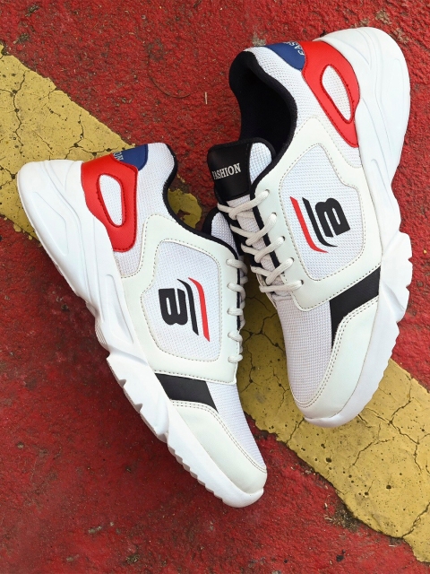 

BUCIK Men White Running Shoes