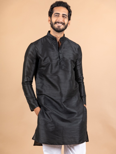 

Tistabene Men Black Solid Kurta