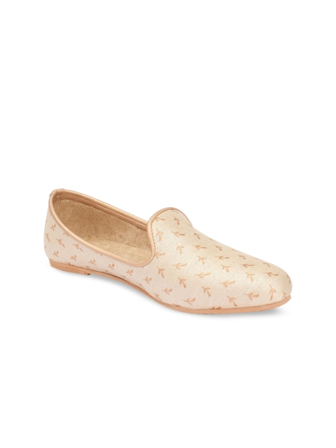 

DESI COLOUR Men Gold-Toned Ethnic Ballerinas Flats