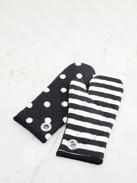 

Home Centre Black & White Pack Of 2 Kitchen Gloves