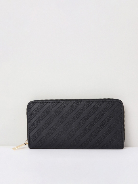 

max Women Textured Zip Around Wallet, Black