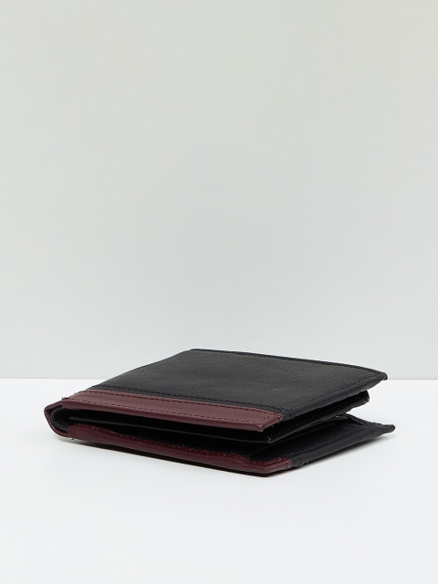 

max Men Colourblocked Bi-Fold Wallet, Black