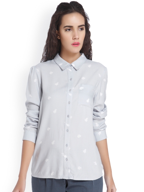 

Vero Moda Women Grey Regular Fit Printed Casual Shirt