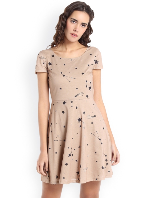 

Vero Moda Women Beige & Blue Printed Fit and Flare Dress