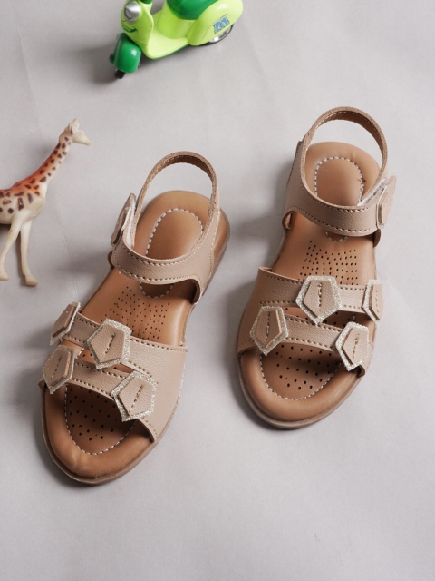 

Style Shoes Girls Beige Comfort Sandals