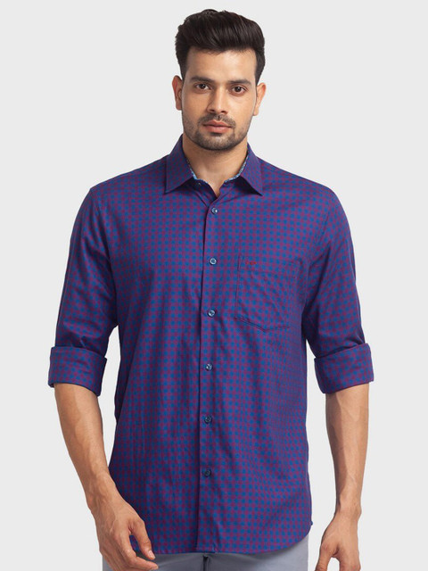 

ColorPlus Men Red Tailored Fit Checked Casual Shirt