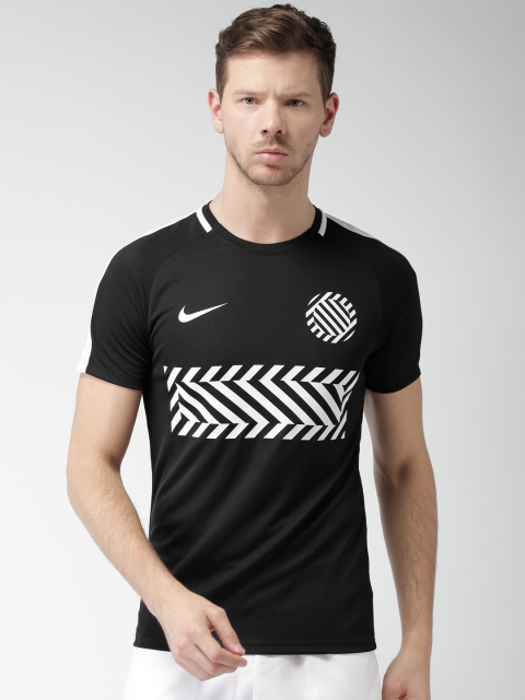 

Nike Men Black Printed Round Neck T-Shirt