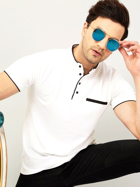 

GESPO Men White & Black Mandarin Collar T-shirt