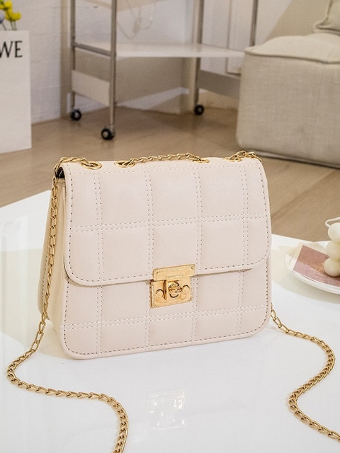 

Diva Dale White PU Structured Handheld Bag with Quilted