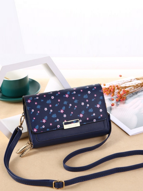 

Diva Dale Blue PU Structured Handheld Bag with Quilted