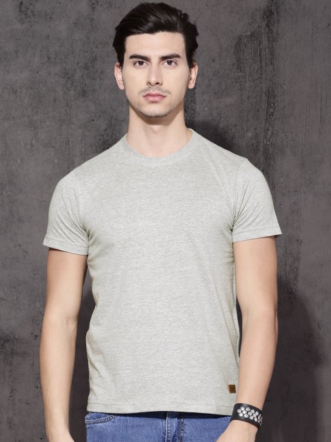 

Roadster Men Grey Melange Solid Round Neck T-shirt