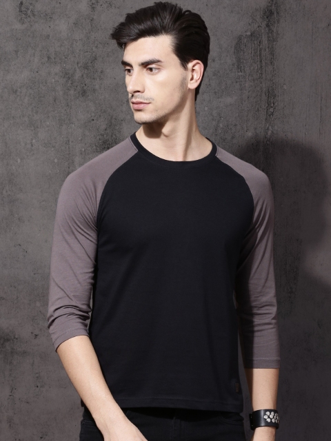 

Roadster Men Black Solid Round Neck Pure Cotton T-shirt