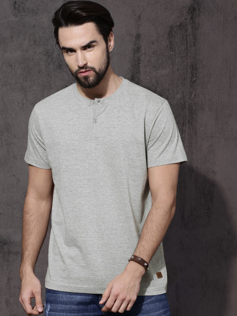 

Roadster Men Grey Solid Henley Neck T-shirt