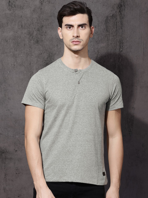 

Roadster Men Grey Solid Henley Neck T-shirt