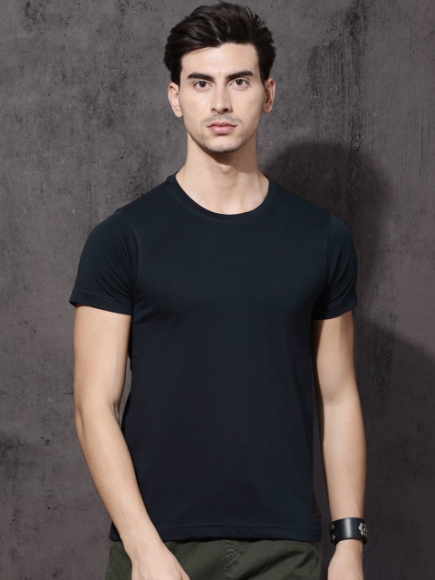 

Roadster Men Navy Solid Round Neck Pure Cotton T-shirt, Navy blue