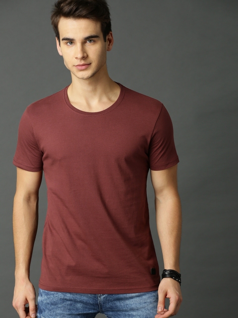 

Roadster Men Maroon Solid Round Neck T-Shirt