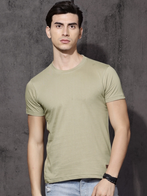 

Roadster Men Beige Solid Round Neck T-shirt