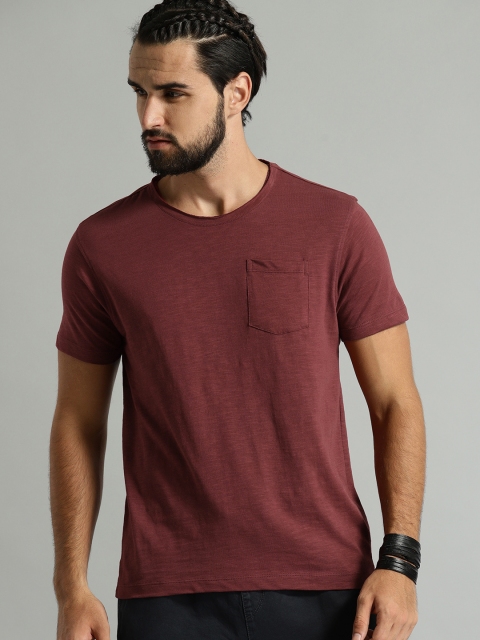 

Roadster Men Maroon Solid Slubbed Raw Edge Round Neck T-shirt