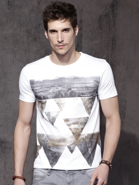 

Roadster Men White Printed Round Neck T-shirt