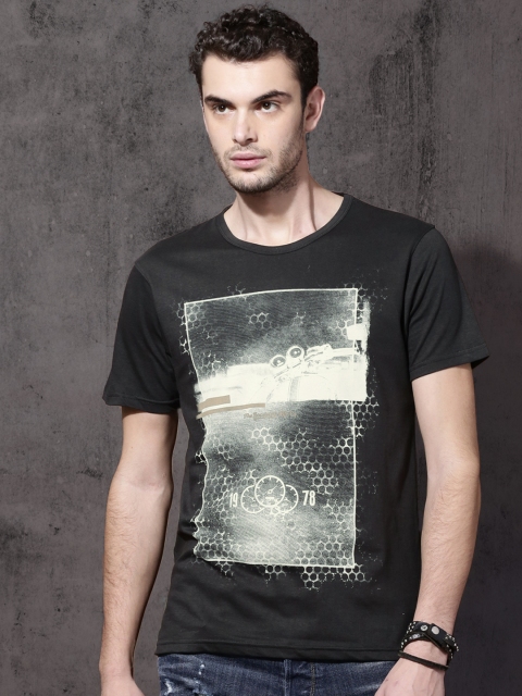 

Roadster Men Black Printed Round Neck T-Shirt
