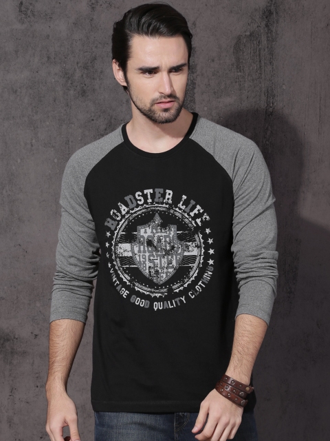 

Roadster Men Black Printed Round Neck T-shirt