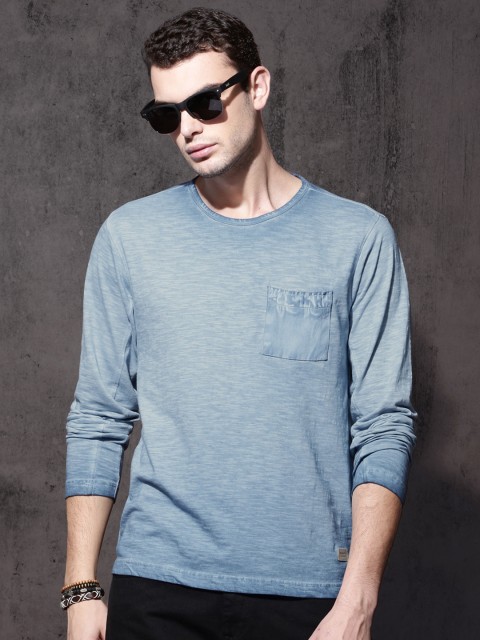 

Roadster Men Blue Dyed Round Neck T-shirt